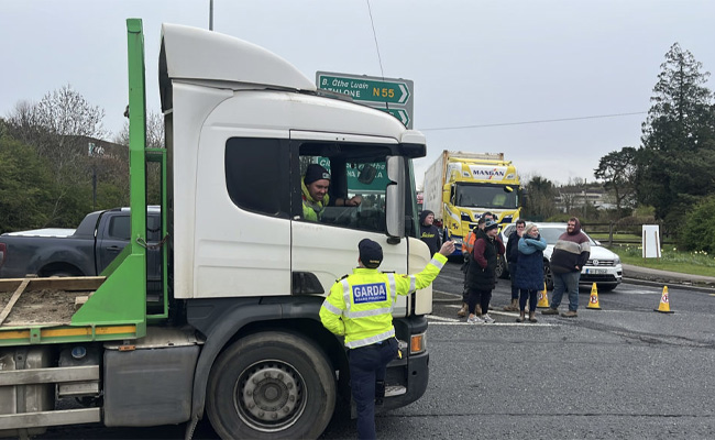 ഇന്ധനവില പ്രതിഷേധം: ചർച്ചകൾ ഫലം കണ്ടില്ല, ഓയിൽ റിഫൈനറിക്ക് മുന്നിലെ പ്രതിഷേധക്കാർ അറസ്റ്റിൽ