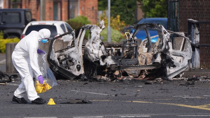 നോർത്തേൺ അയർലണ്ടിൽ പോലീസ് സ്റ്റേഷന് സമീപം ബോംബ് സ്ഫോടനം; സ്ഫോടകവസ്തു നിറച്ച കാർ പൊട്ടിത്തെറിച്ചു